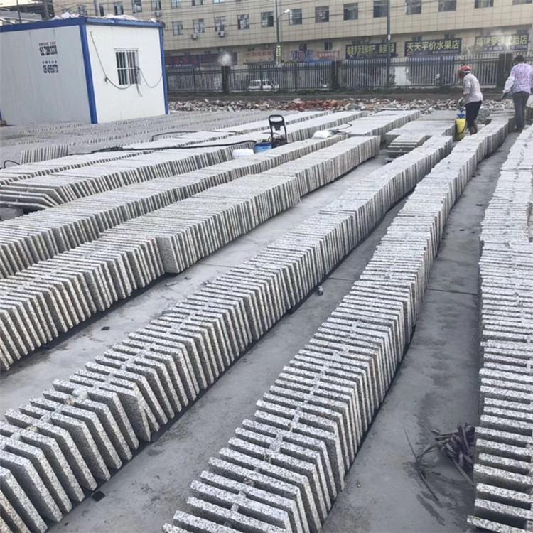 河南芝麻灰路沿石廠家(圖4) 河南芝麻灰路沿石廠家(圖4)