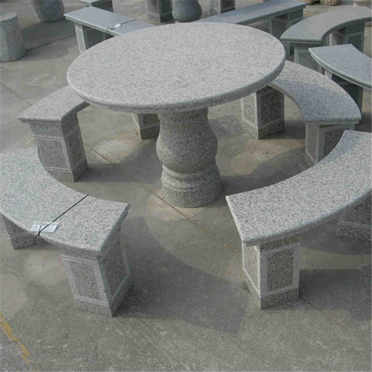 芝麻灰花崗巖異形整石(圖1) 芝麻灰花崗巖異形整石(圖1)